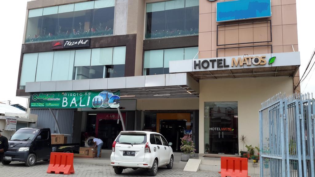 Hotel Matos Jayapura Extérieur photo