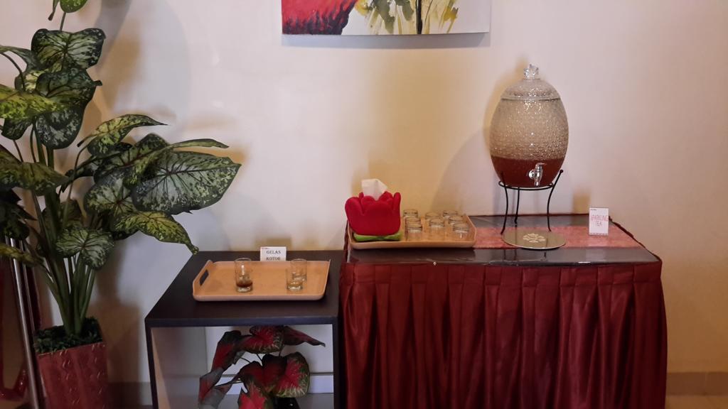 Hotel Matos Jayapura Extérieur photo