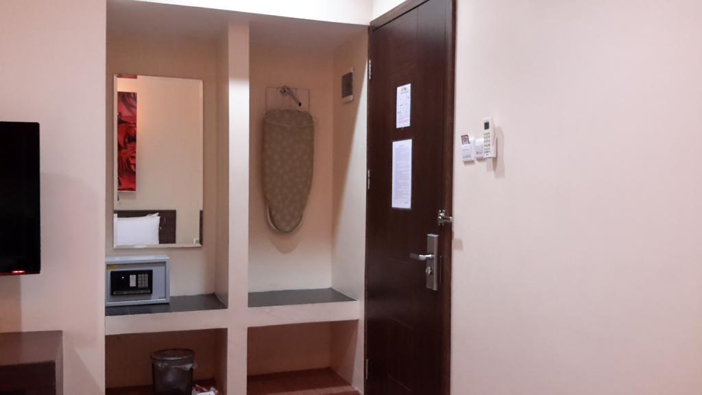 Hotel Matos Jayapura Chambre photo